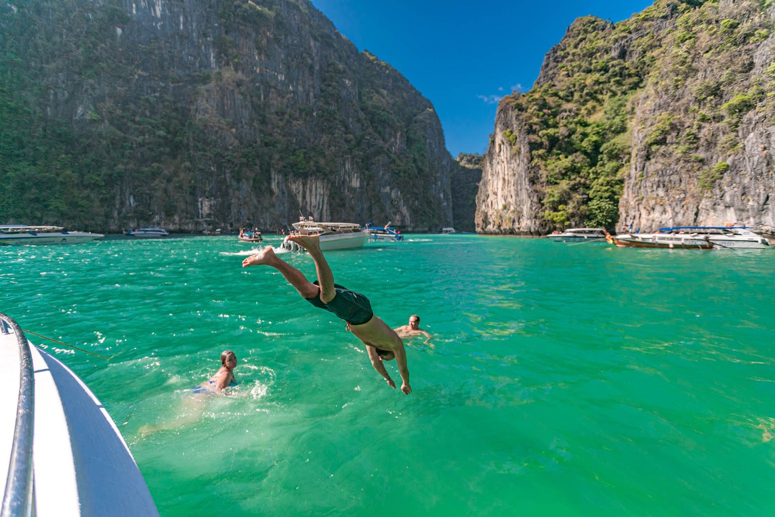 PHI PHI – KRABI – JAMES BOND