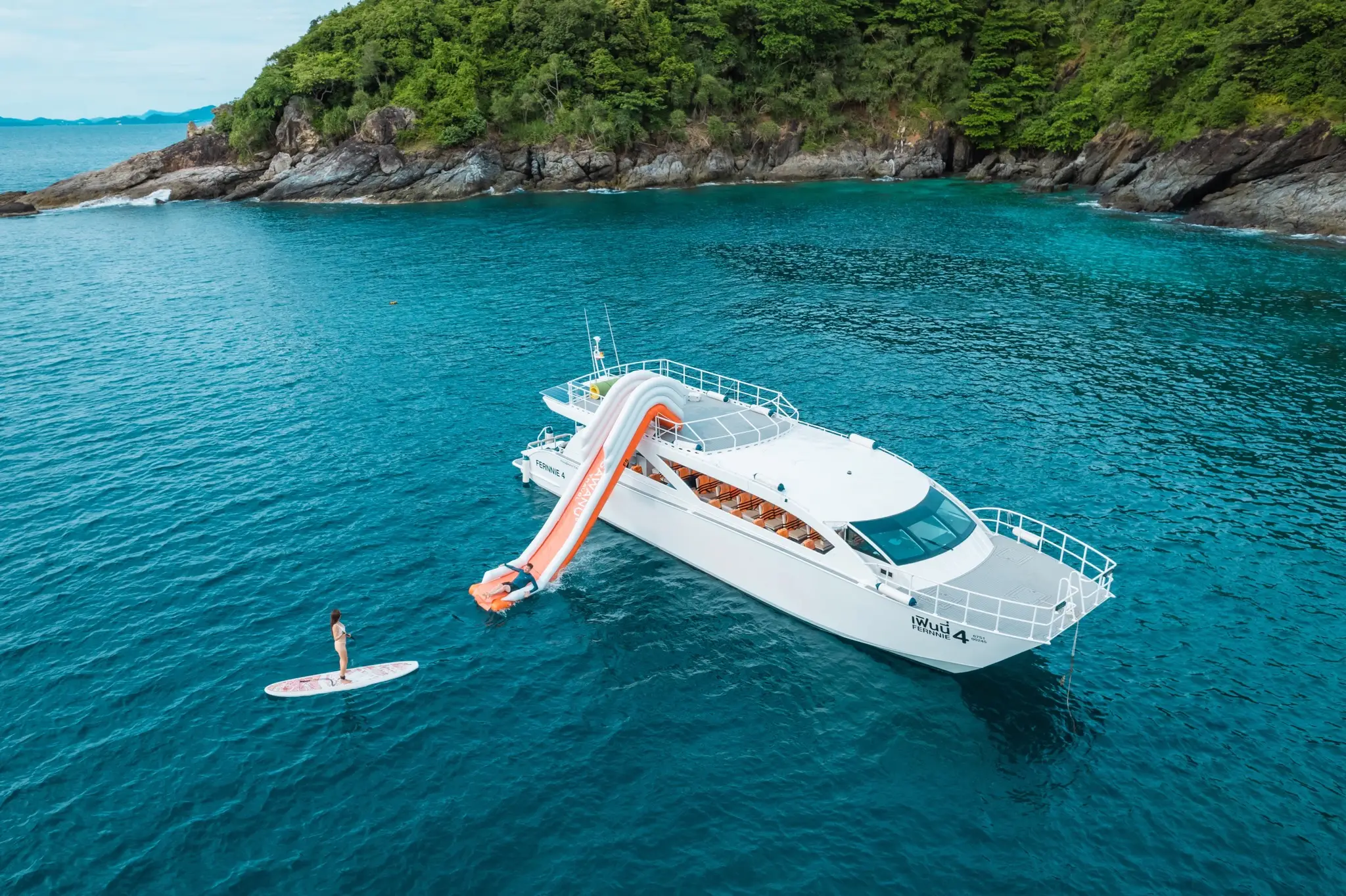 FERNNIE high-speed catamaran