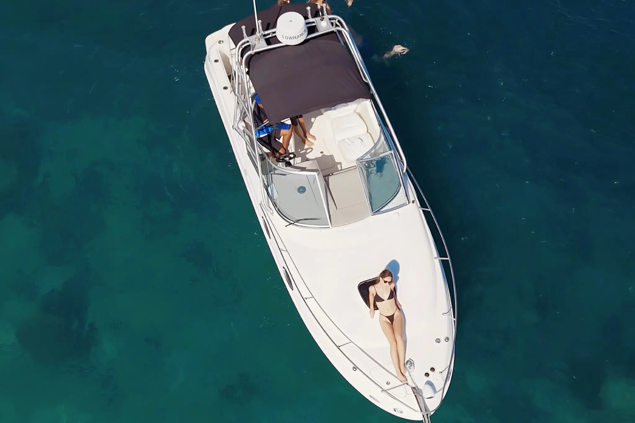 Яхта SEA RAY 27