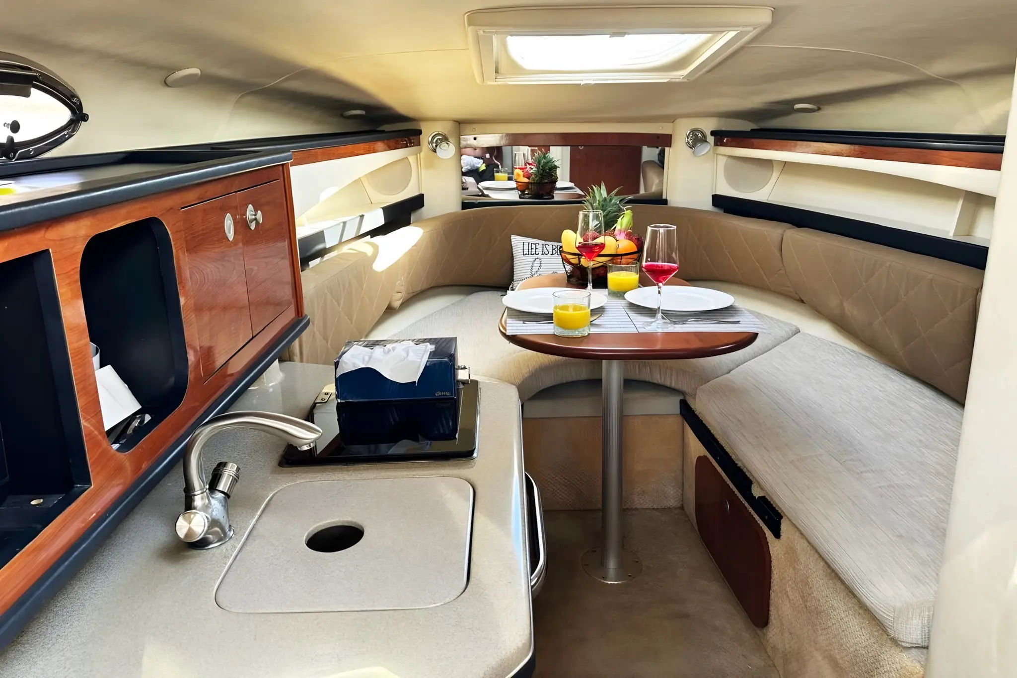 Яхта SEA RAY 27