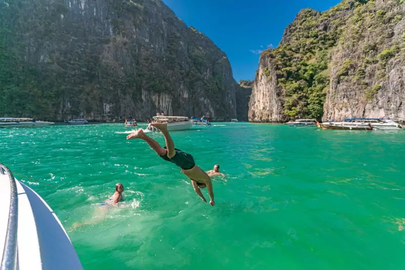 In the Footsteps of Leonardo DiCaprio on the Phi Phi Islands