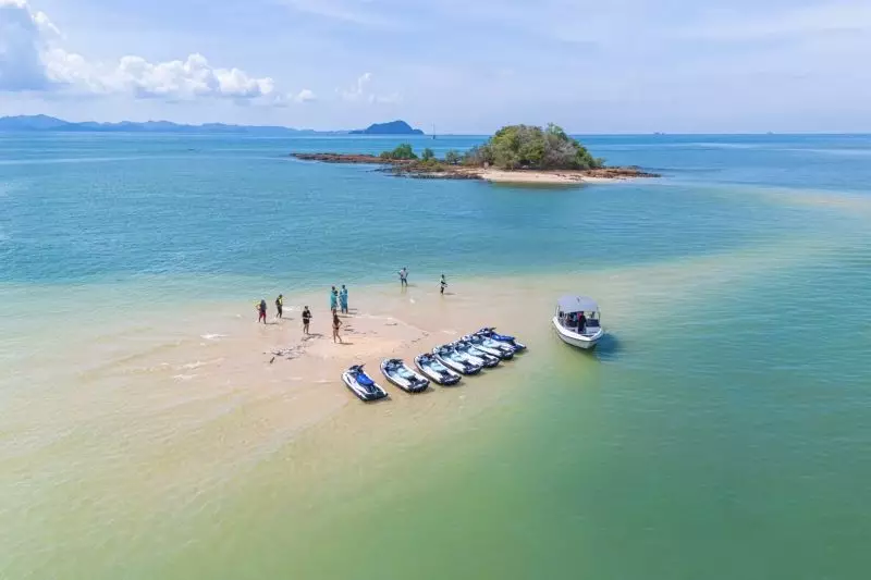 Insta tour «9 islands» on a jet ski with photography and drone