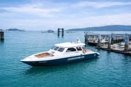 Speedboat choksomboon